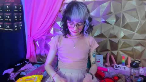  emmili  online show from 03.07.25