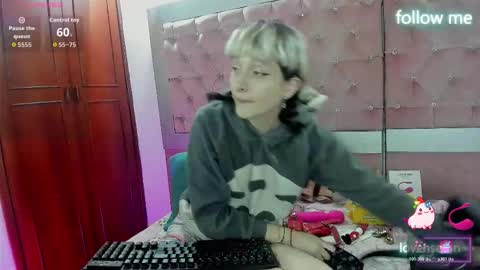  emmili  online show from 11.24.25