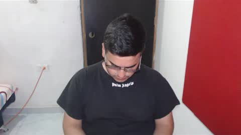 Snapshot of sweet_fantasy_couple chatting on 02.02.25 sweet_fantasy_couple online show from 02.02.25