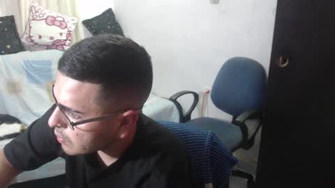 Snapshot of sweet_fantasy_couple chatting on 02.20.25 sweet_fantasy_couple online show from 02.20.25