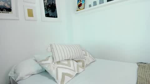 Snapshot of sweet_fantasybbye chatting on 11.18.25 Miss Thang online show from 11.18.25