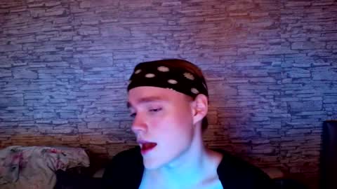 Snapshot of sweet_guys_ chatting on 11.22.25 Jack online show from 11.22.25