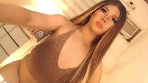 Snapshot of sweet_hoelly chatting on 01.25.25 Slutty Shannel online show from 01.25.25
