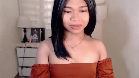 Snapshot of sweet_hoelly chatting on 02.23.25 Slutty Shannel online show from 02.23.25