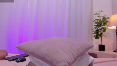 Snapshot of sweet_kahia chatting on 01.19.25 Diana online show from 01.19.25