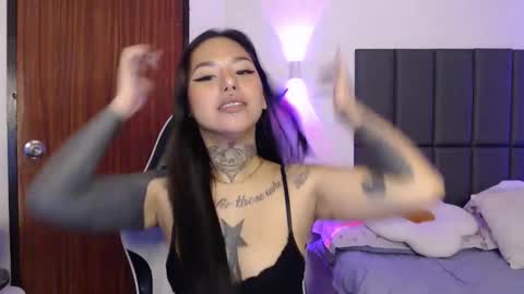 Snapshot of sweet_kittykatya chatting on 10.14.25 sweet_kittykatya online show from 10.14.25