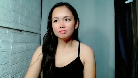 Snapshot of sweet_laika chatting on 04.18.26 LAIKA online show from 04.18.26