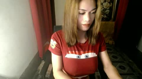 Snapshot of sweet_like_angel143 chatting on 06.19.26 angie online show from 06.19.26