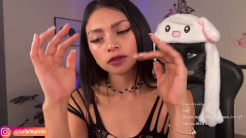 Snapshot of sweet_littleee chatting on 01.14.25 free            private online show from 01.14.25