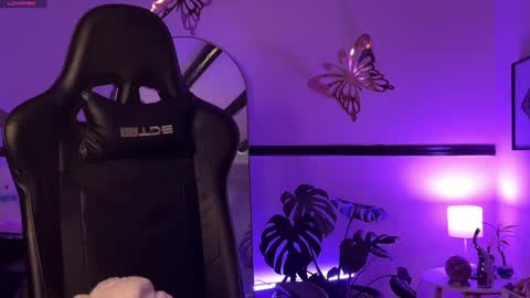 Snapshot of sweet_littleee chatting on 02.27.25 free            private online show from 02.27.25