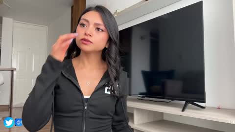 Snapshot of sweet_littleee chatting on 09.30.25 free            private online show from 09.30.25