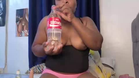 Snapshot of sweet_lizzyy chatting on 11.26.25 Sweet lizzyy online show from 11.26.25