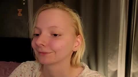 Snapshot of sweet_lynx chatting on 06.27.26 Lana online show from 06.27.26