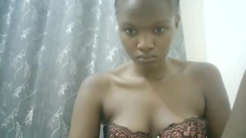 Snapshot of sweet_mellanie001 chatting on 03.10.25 sweet_mellanie001 online show from 03.10.25