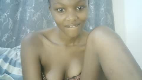 Snapshot of sweet_mellanie001 chatting on 03.11.25 sweet_mellanie001 online show from 03.11.25