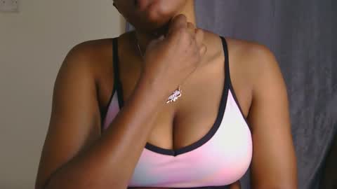 Snapshot of sweet_miah12 chatting on 03.11.26 Queen debby online show from 03.11.26