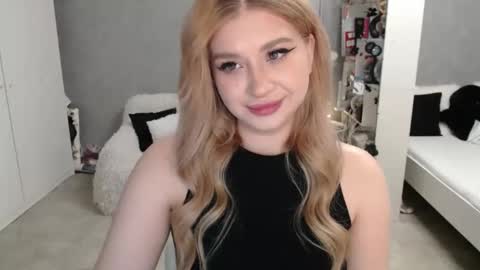sweet_nicole_333 online show from 03.22.26