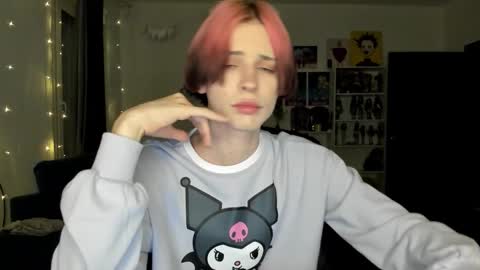 Snapshot of sweet_peach__ chatting on 01.14.26 kira online show from 01.14.26