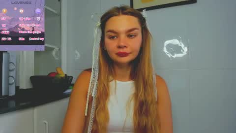 Snapshot of sweet_sabriina chatting on 06.16.26 Sabina online show from 06.16.26