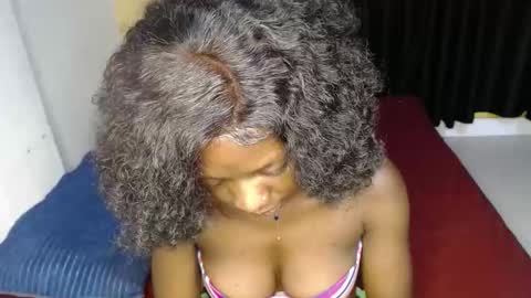 Snapshot of sweet_sherie chatting on 11.26.25 ellanah Tracie online show from 11.26.25