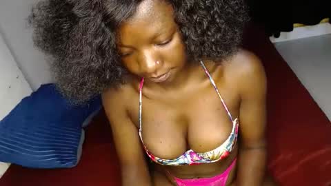 Snapshot of sweet_sherie chatting on 01.08.26 ellanah Tracie online show from 01.08.26