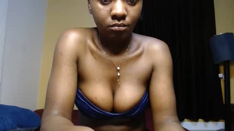 Snapshot of sweet_sherie chatting on 05.16.26 ellanah Tracie online show from 05.16.26