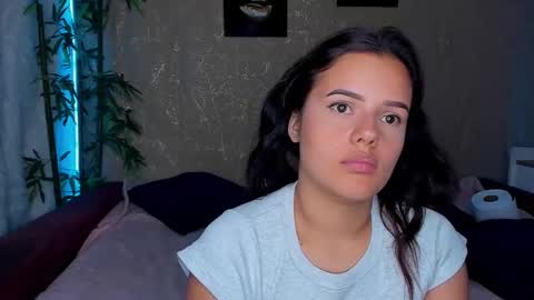 Start 18 year  Noa 19 year online show from 03.07.25