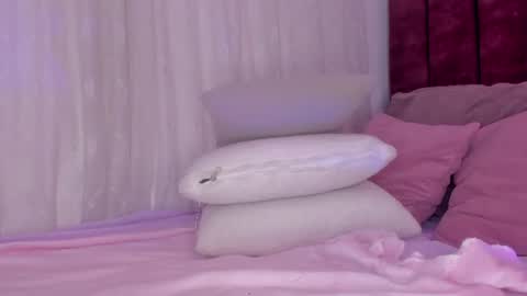 Snapshot of sweet_skiinny chatting on 06.24.26 Adeline online show from 06.24.26