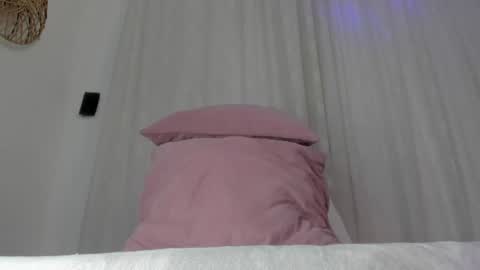 Snapshot of sweet_skiinny chatting on 06.26.26 Adeline online show from 06.26.26