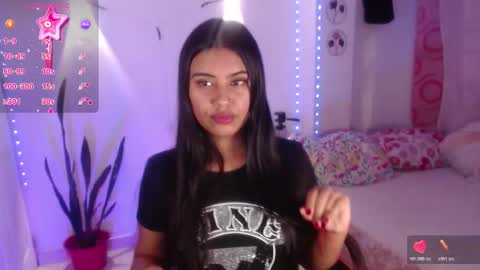 Snapshot of sweet_susy999 chatting on 12.15.25 susy 222 online show from 12.15.25