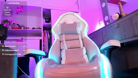          online show from 03.03.25