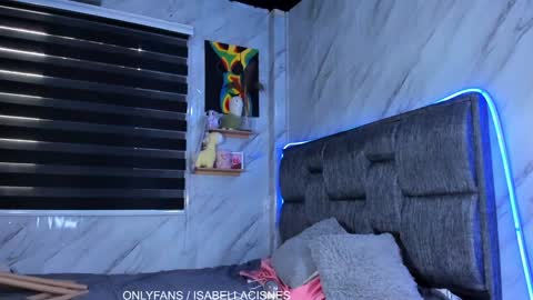 Snapshot of sweet_tits2 chatting on 12.08.24 Isabella online show from 12.08.24