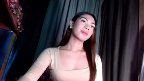 Snapshot of sweet_vell chatting on 06.08.26 sweet_vell online show from 06.08.26