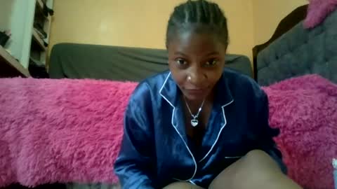Snapshot of sweet_zella chatting on 06.18.26 zellate online show from 06.18.26
