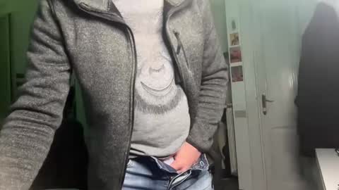 Snapshot of sweetandstrongjoy chatting on 02.16.25 sweetandstrongjoy online show from 02.16.25