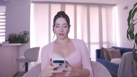 Snapshot of sweetann08 chatting on 06.18.26 Camila online show from 06.18.26