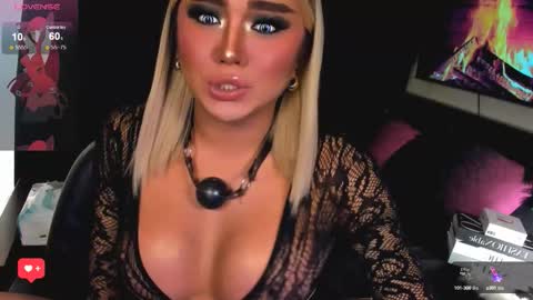 Snapshot of sweetbella118 chatting on 09.23.25 bella online show from 09.23.25