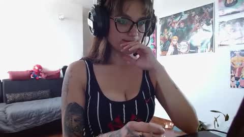 Bella  online show from 09.23.25