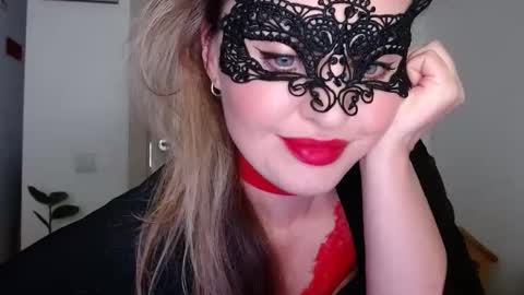 Snapshot of sweetberryxxx chatting on 12.28.24 Diana online show from 12.28.24