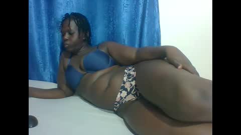Snapshot of sweetblackgal3 chatting on 10.11.25 JECINTAR online show from 10.11.25