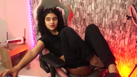 Salom independent model online show from 01.06.26