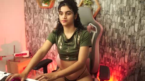 Salom independent model online show from 02.10.26