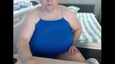 Sweetboobs85h online show from 10.14.25