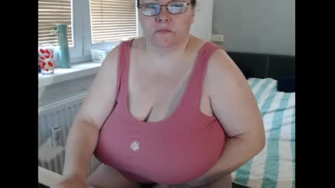 Snapshot of sweetboobs85h chatting on 07.06.26 Sweetboobs85h online show from 07.06.26