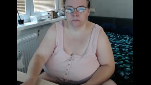 Snapshot of sweetboobs85h chatting on 07.15.26 Sweetboobs85h online show from 07.15.26