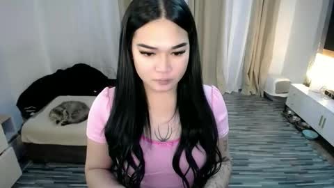 Snapshot of sweetcuteangel chatting on 11.28.25 angel 3 online show from 11.28.25