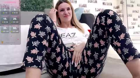 Snapshot of sweetdaiana23 chatting on 03.10.25 Daiana Onlyfans - Blonddaiana online show from 03.10.25