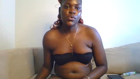 Snapshot of sweetdarkskin chatting on 06.07.26 CLARIS online show from 06.07.26