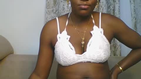 Snapshot of sweetdarkskin chatting on 06.27.26 CLARIS online show from 06.27.26