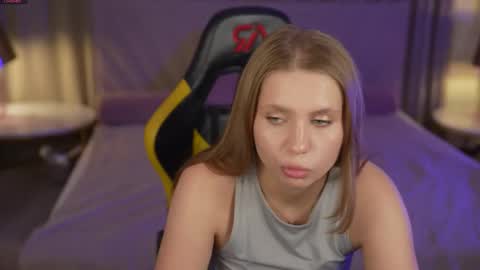 Snapshot of sweetdesiree_ chatting on 10.25.25 Amelia online show from 10.25.25